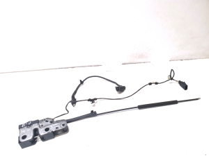Volkswagen Passat B7 (2010–2014) Hood latch 3C1823187 - 2