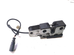 Volkswagen Passat B6 (2005–2010) Hood latch 3C1823509D - 3