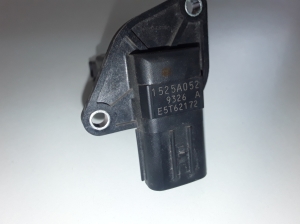 Mitsubishi Outlander (2012–2021) Mass air flow sensor 1525A052 - 2