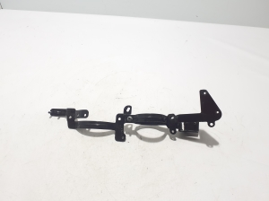 VOLVO XC40 (2017–2026) Circulation pump bracket 32224211 - 2