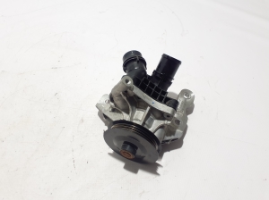 VOLVO XC40 (2017–2026) Veepump 32257932 - 3