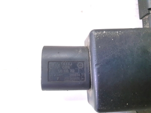Volkswagen Golf V (2003–2009) Sensoren 1J0973702 - 2