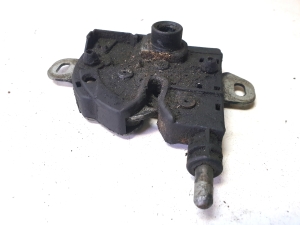 Ford Focus (1998–2005) Hood latch XS4116700 - 2