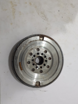 VOLVO XC40 (2017–2026) Clutch flywheel 31367653 - 3