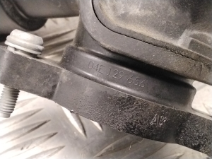 Volkswagen Passat B8 (2014–2023) Turbo jahutustoru 04E129656 - 3