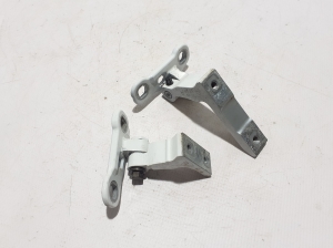 VOLVO XC40 (2017–2026) Rear side door upper hinge 31457095 - 2