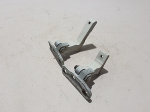 Rear side door upper hinge - 31457095