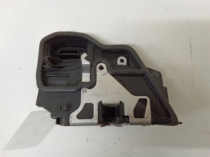 BMW 5 SERIES E60 (2003–2010) Rear side door lock 7202148 - 2