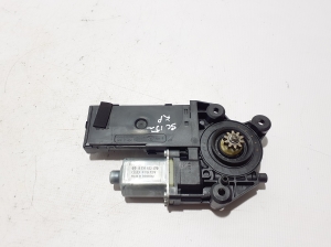 RENAULT Scenic (2009–2015) Front door window regulator motor 807319718R - 4