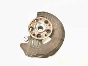 Mercedes Benz A-Class 176 (2012–2018) Front wheel hub A2463320501 - 4