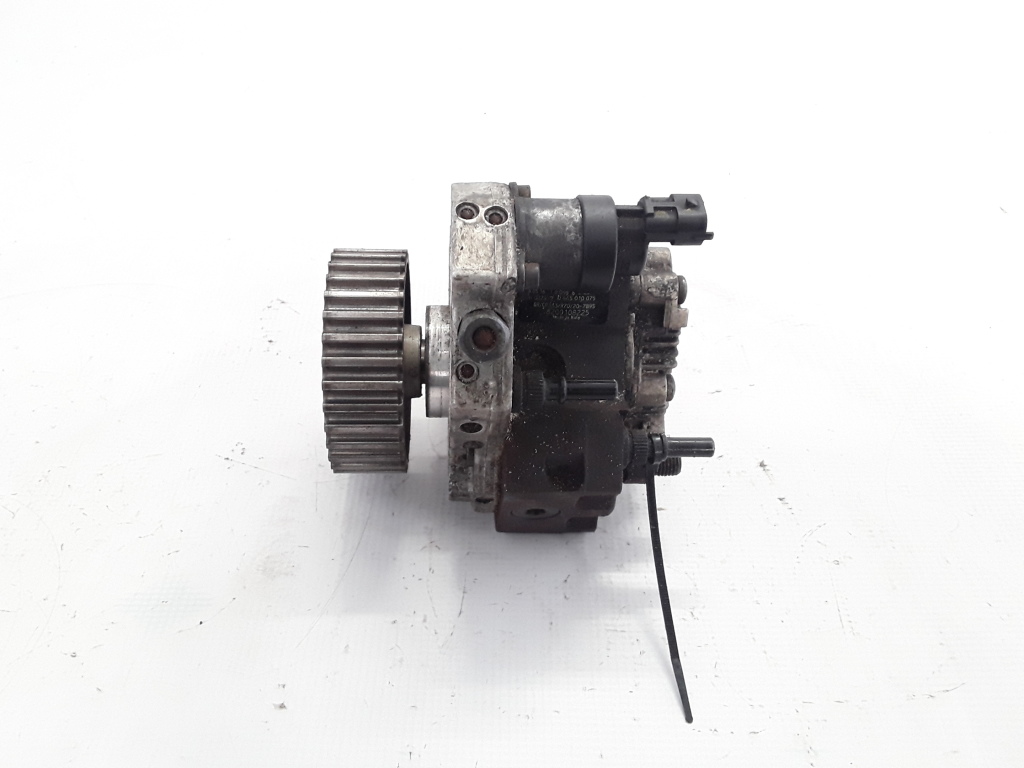 RENAULT Megane 2 generation (2002-2012) Brændstofpumpe 8200108225 21083029