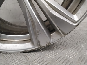 VOLVO S90 (2016–2026) Riteņa disks 32243390 - 4