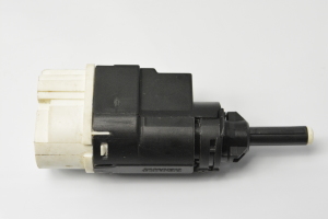 Dacia Sandero (2012–2021) Bremslichtschalter 253206170R - 4
