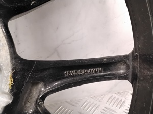 Tesla Model 3 3 (2016–2024) Rim 104422100B - 2