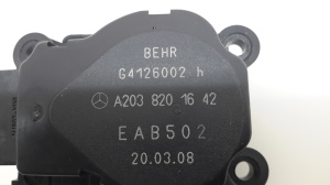 Mercedes Benz CLS-Class 219 (2004–2010) Salongi soojenduse klapi mootor A2038201642 - 2