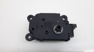 Mercedes Benz CLS-Class 219 (2004–2010) Salongi soojenduse klapi mootor A2038201642 - 3