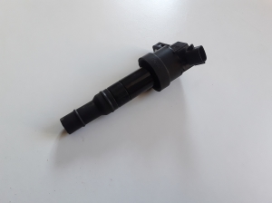 Hyundai i20 (2008–2014) Ignition coil 2730103110 - 3