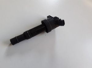 Hyundai i20 (2008–2014) Ignition coil 2730103110 - 3