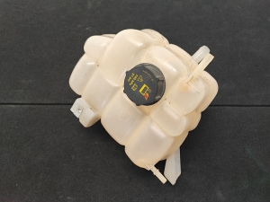 Réservoir de liquide de refroidissement - EB3G8K218AC