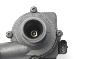 AUDI A4 B8 (2007–2016) Auxiliary water pump 8K0819147