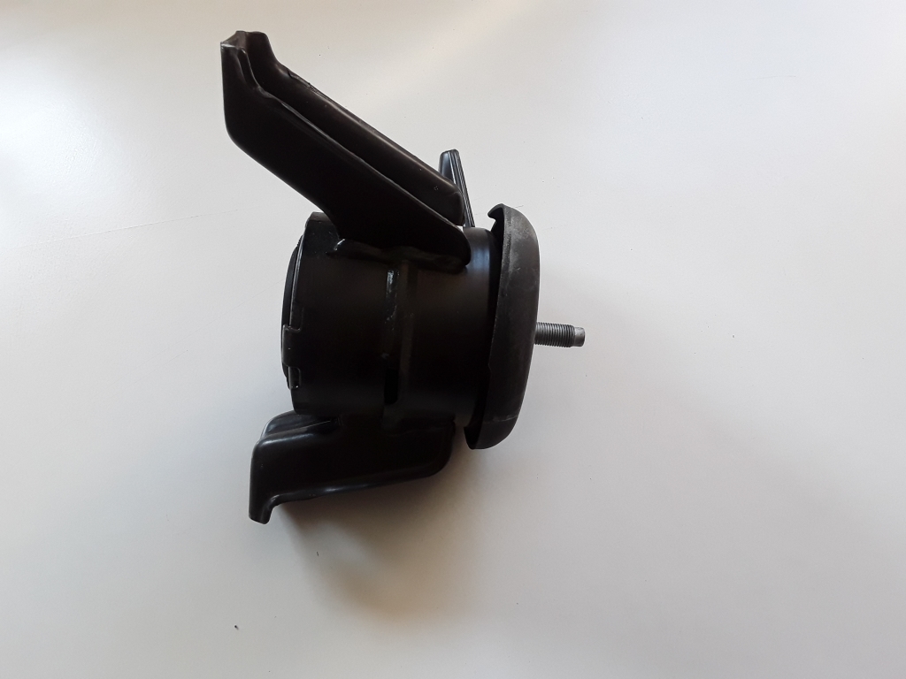Kia Sportage (2016–2021) Engine mount 21815D9100