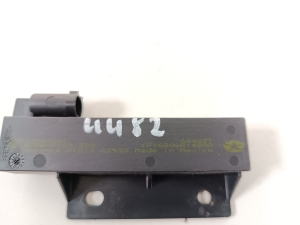 Dodge Journey (2007–2026) Antenna amplifier 68068148AA - 3