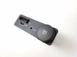 Jaguar F-pace (2016–2026) USB port FK7219C166BD - 3