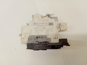 Volkswagen Passat B6 (2005–2010) Rear side door lock 3C4839016A - 2