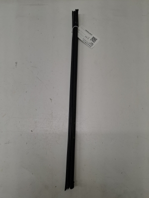 Rear side door inner window molding - 1P0837