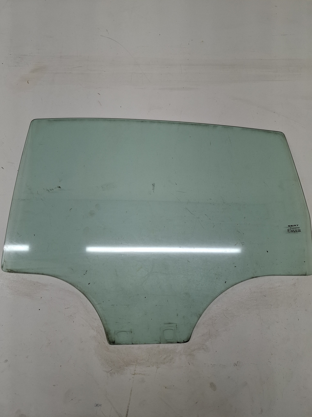 Seat Leon (2005–2012) Rear side door glass 43R001583 Seat Leon (2005–2012) Rear side door glass 43R001583