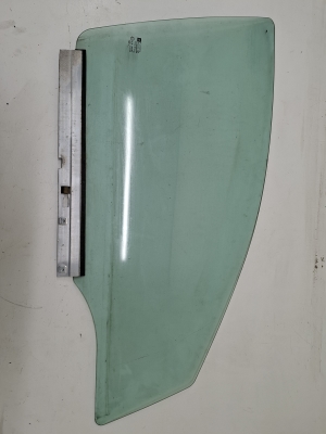 Front door glass - 43R001582