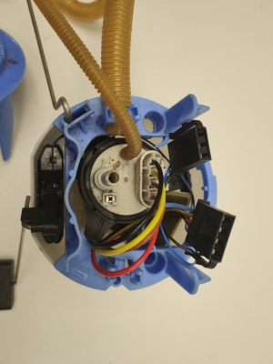Mercedes Benz CLS-Class 218 (2011–2018) Kütusepump paagis A2184700494 - 2