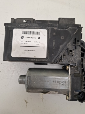 Porsche Cayenne (2002–2010) Hinterer Seitentür-Fensterhebermotor 3D0959794C - 2