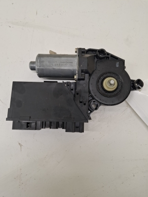Hinterer Seitentür-Fensterhebermotor - 3D0959794C