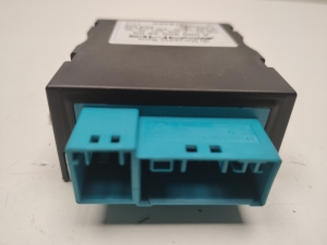 Mercedes Benz CLS-Class 218 (2011–2018) Fuel pump control module A0009003500 - 4
