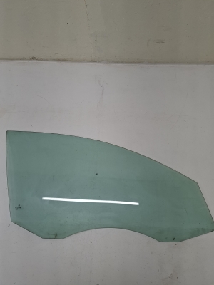 Vitre de porte avant - 43R00082