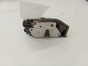 Rear side door lock - 7202147