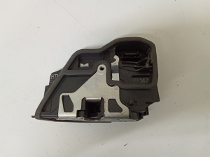 BMW 5 SERIES E61 (2004–2010) Rear side door lock 7202147 - 2