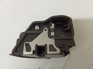 BMW 5 SERIES E61 (2004–2010) Rear side door lock 7202147 - 2