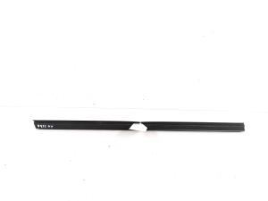 Dodge Journey (2007–2026) Esiukse klaasi sisemine liist 05076875AC - 2