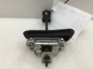 Rear side door opening limiter