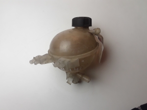Peugeot 208 (2012–2019) Coolant reservoir 9800777280 - 2
