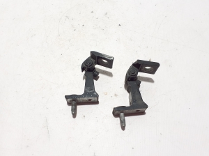   Charnière supérieure de porte avant  - 4K8831402A 