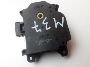 Infiniti M37 Y51 (2011–2026) Salongi soojenduse klapi mootor 1138002380 - 3