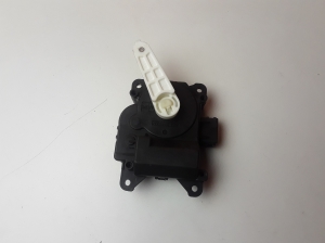 Infiniti M37 Y51 (2011–2026) Salongi soojenduse klapi mootor 0638001890 - 2