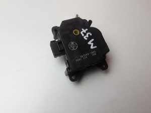 Infiniti M37 Y51 (2011–2026) Salongi soojenduse klapi mootor 0638001890 - 3