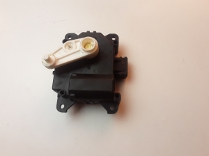 Infiniti M37 Y51 (2011–2026) Salongi soojenduse klapi mootor 1138002380 - 3