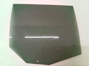 Rear side door glass - 43R002092