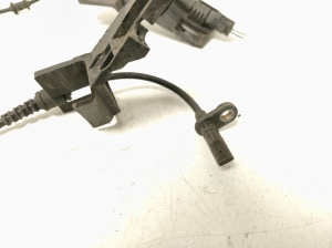 Mercedes Benz A-Class 176 (2012–2018) ABS-Sensor vorne A2465402510 - 4