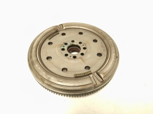 AUDI A3 8V (2012–2020) Clutch flywheel 06K105266 - 3